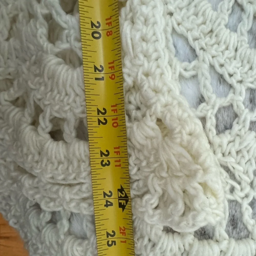 70s Handmade Cream Crocheted Shawl Poncho Pashmina Coverup Boho Grannycore Indie - Picture 13 of 13